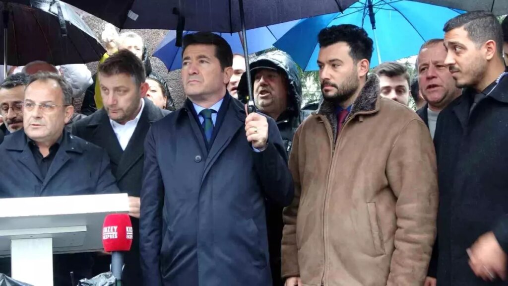 CHP, Ekrem İmamoğlu’na Destek İçin Trabzon’da Toplandı