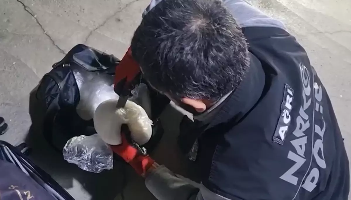 agrida 51 kg metamfetamin ele gecirildi TQqRdhZD.jpg