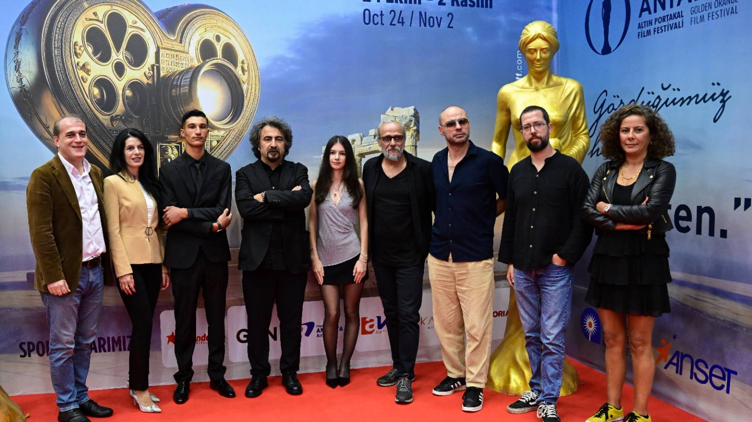 altin portakal film festivalinde aldigimiz nefes ve tavsan imparatorlugu filmleri gosterildi f5QSpHME.jpg