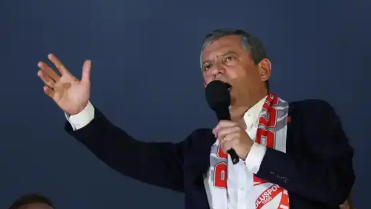 chp lideri ozelden tele1e kayyum kararina tepki hukmedemedigi medyayi sansur etmek tam bir darbeci refleksidir XR22RqAr.jpg