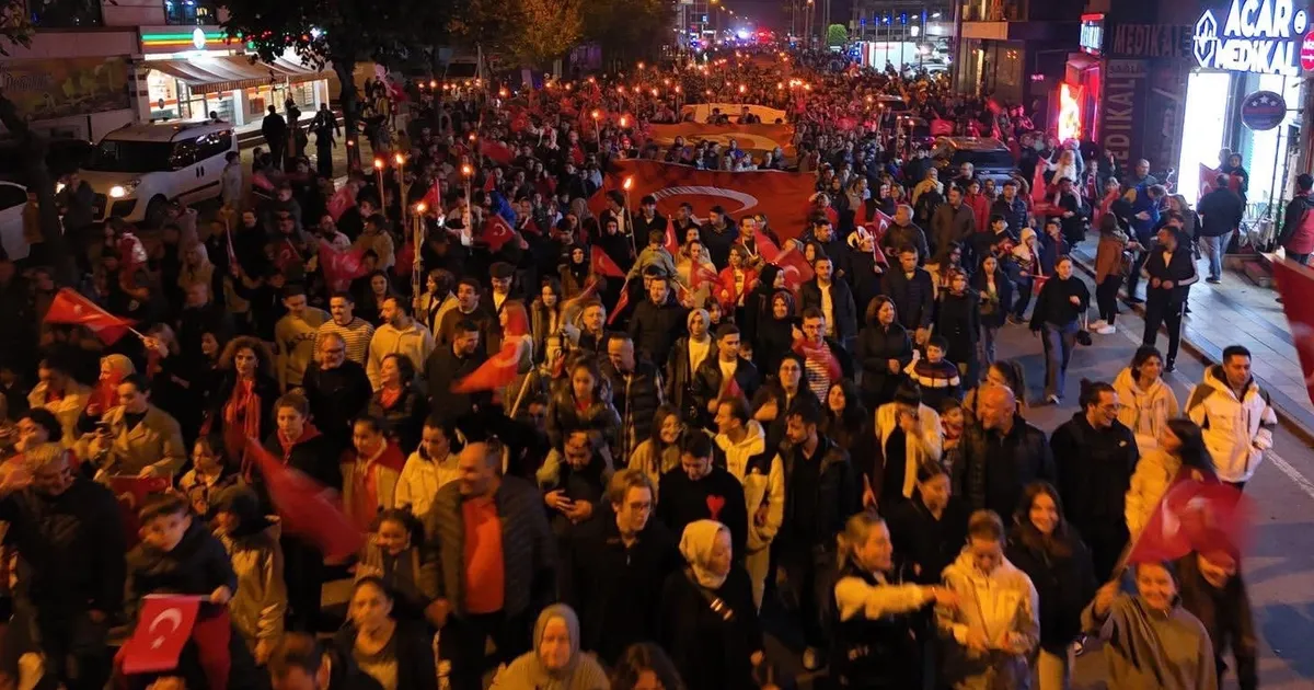 duzcede binlerce kisi cumhuriyet yuruyusunde bulustu hbmE7mn4.webp