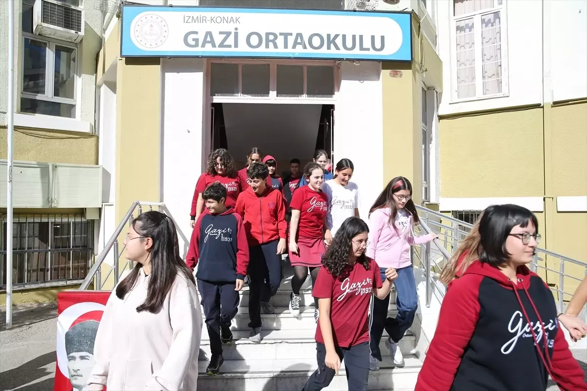 okullarda afet tatbikatlari gerceklestirildi kyUHxu7a.jpg