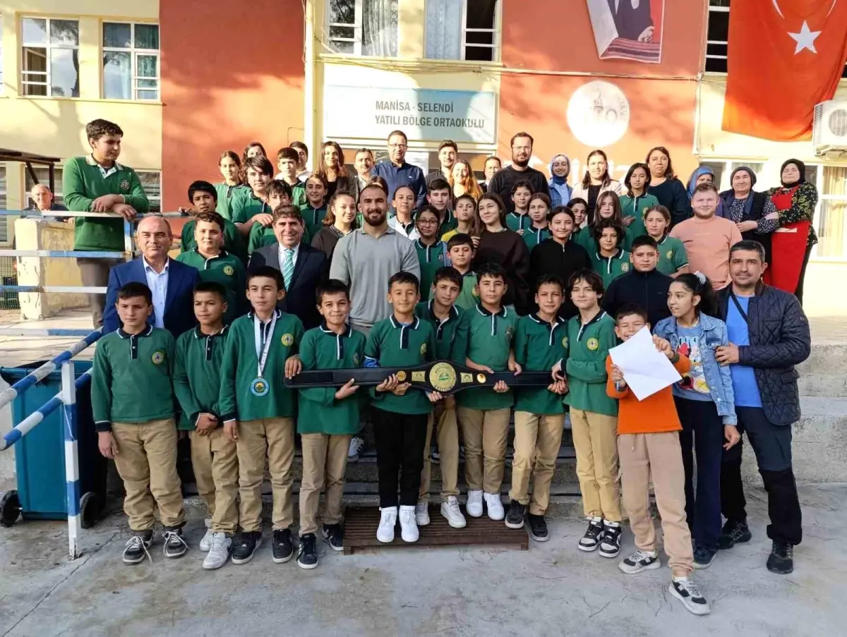 sampiyon guresci feyzullah akturk selendide EaYG9bRD.jpg