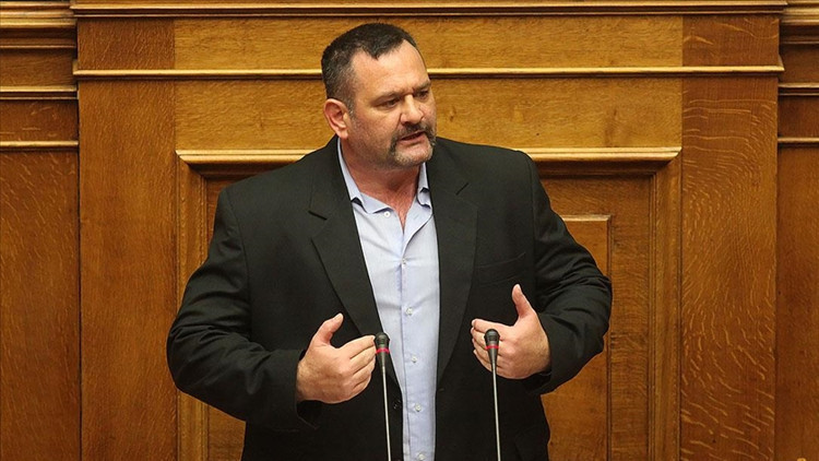 apde skandal turk dusmani vekil hem ceza hem de maas aldi wLnFSg2n.jpg