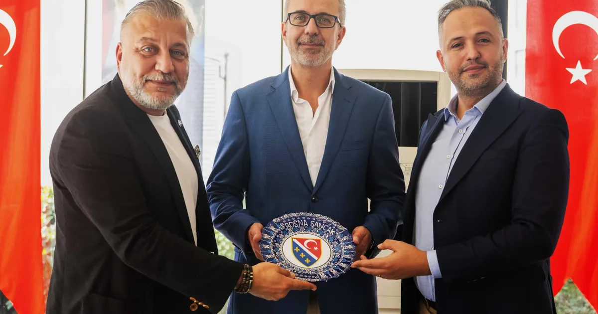 bosnak is insanlari bornovada bulustu 4RqXQY6c.webp