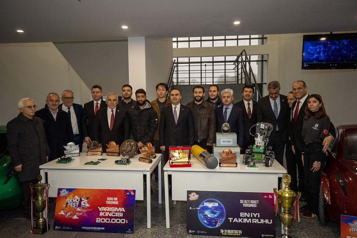 Bakan Kacır BALSU Fındık Fabrikasını Ziyaret Ediyor