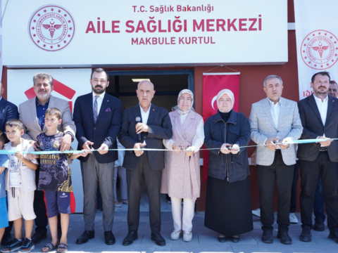 6 subat depremlerinde fabrikalari buyuk zarar goren tekstilci is insani abdulkadir kurtul saglik merkezi caA3YLpK